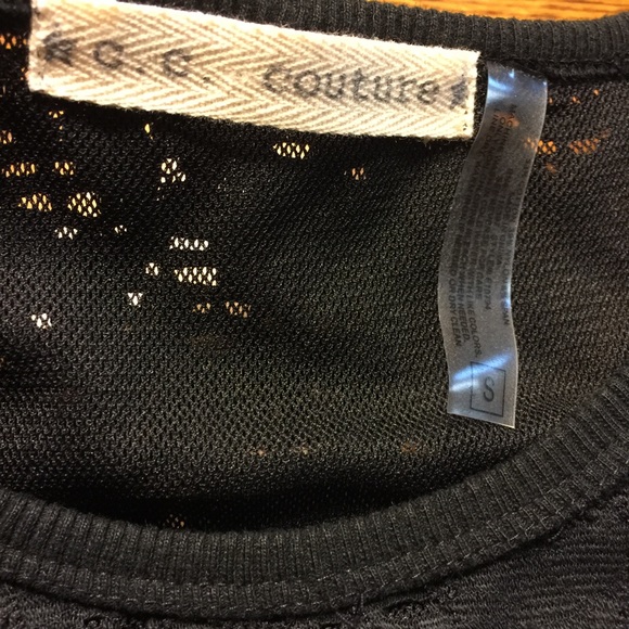 Long sleeved crocheted lace top. - Picture 3 of 5